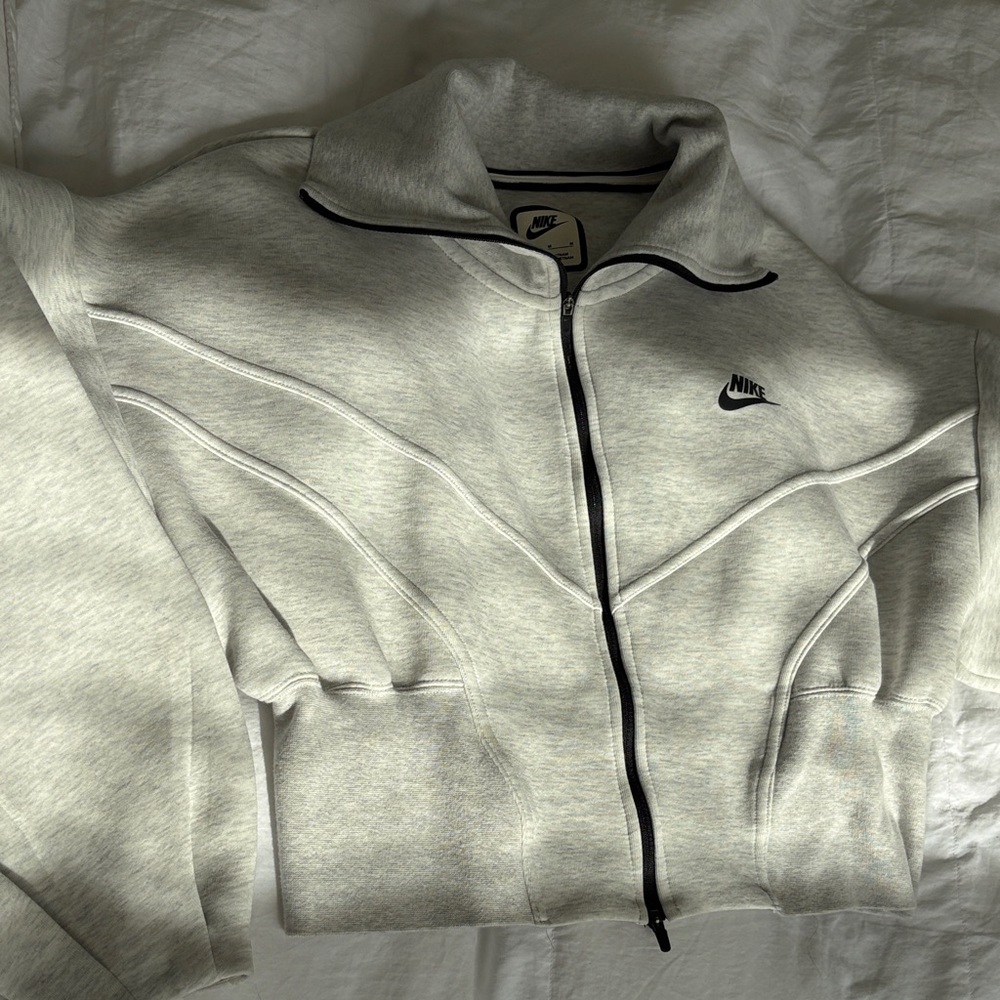 Nike Women’s Light Gray Zip-Up Sweatshirt with Black Trim